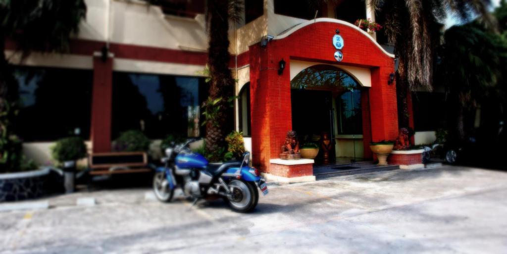Thai Orange House Джомтьен Экстерьер фото